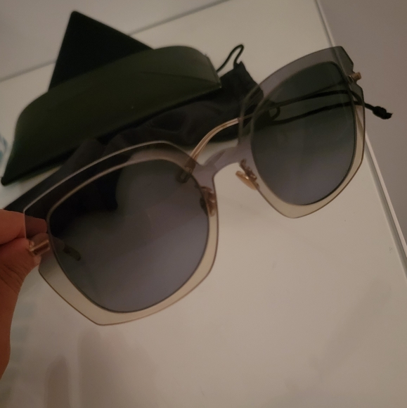 Christian Dior sunglasses for women - Picture 2 of 2